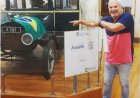 Itapuí recebe expedicionário que viaja o Brasil  com sua cachorrinha a bordo de uma Kombi