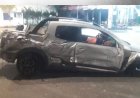 Caminhonete fura sinal vermelho e derruba muro após ser atingida por carro em Jaú
