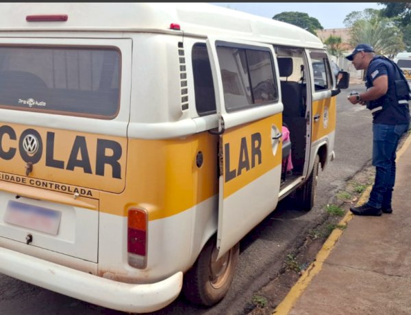 Transporte Escolar: Aprovada com ressalvas nova lei de idade máxima de 12 anos para ônibus e vans; fim da fabricação das Kombis acende alerta para o futuro desses veículos no serviço