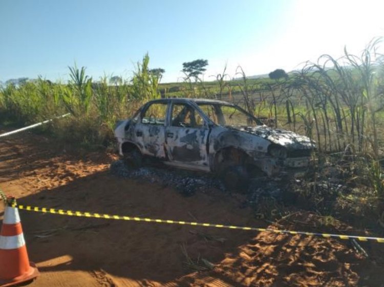 Corpo de idoso é encontrado dentro de carro carbonizado em Tabatinga