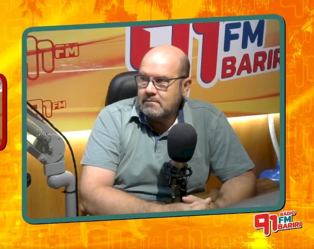 Prefeito diz que servidora “criou fato” em vídeo de cesta básica com supostos produtos estragados; Pegoraro sugere fraude em troca de feijão e cita ação judicial