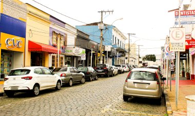 Guaxupé ultrapassa 38 mil veículos e, em Nova Resende, frota já supera número de habitantes