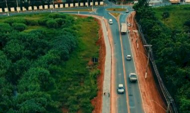 Calçada começa ser construída entre a rotatória do CAIC e o Mineirão para pedestres