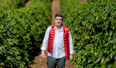 Edu Guedes visita Guaxupé e conhece os bastidores da produção de café