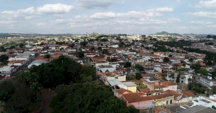 Ação proposta pela Defensoria de Minas contra cobrança de taxas municipais em Guaranésia é julgada procedente