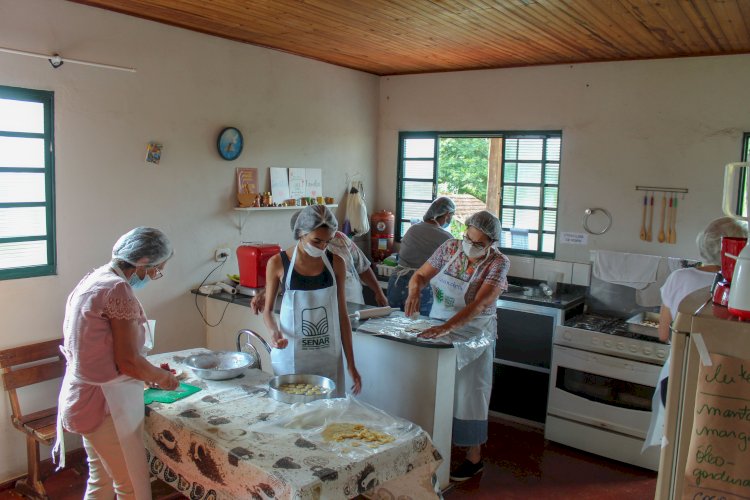 Semana da Mulher: Sindicato dos Produtos Rurais de Guaxupé junto a Faemg/Senar, em parceria com a Cooxupé, proporcionaram 4 dias de muita alegria e produção