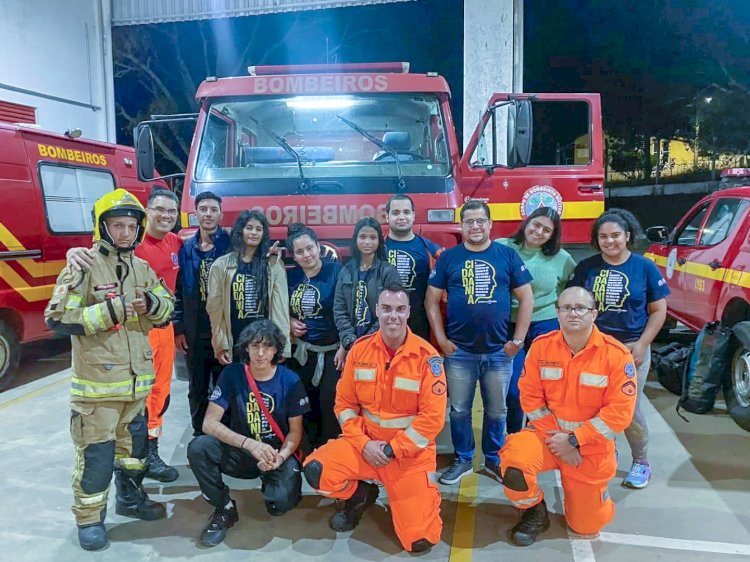 Parlamento Jovem de Guaranésia realiza visita ao 2º Pelotão do Corpo de Bombeiros de Guaxupé