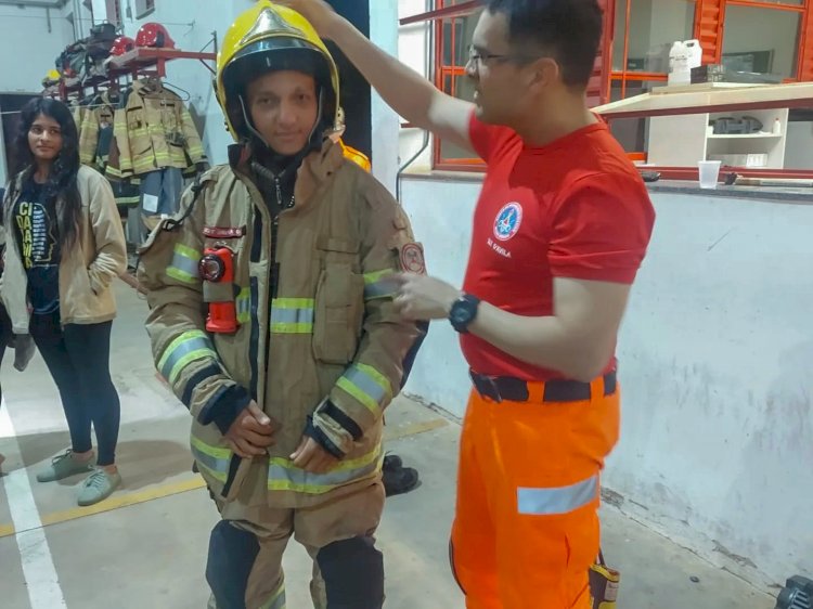 Parlamento Jovem de Guaranésia realiza visita ao 2º Pelotão do Corpo de Bombeiros de Guaxupé