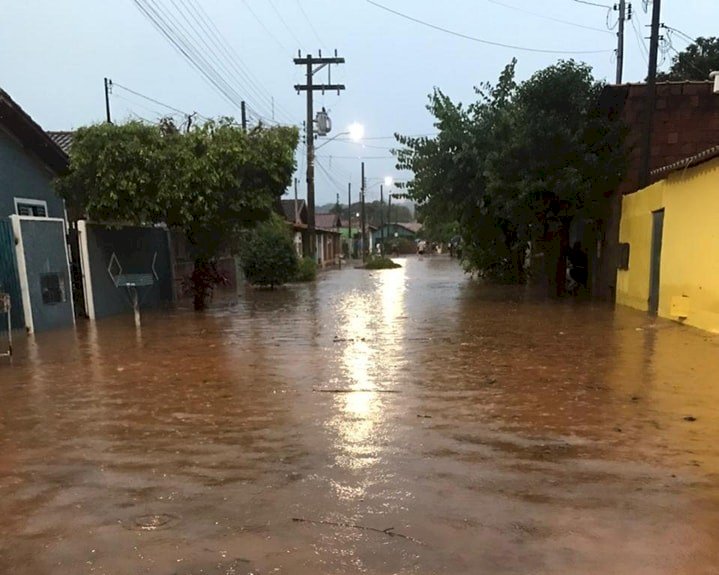 Arceburgo pretende decretar calamidade pública após ser atingida por tempestade; há famílias desabrigadas