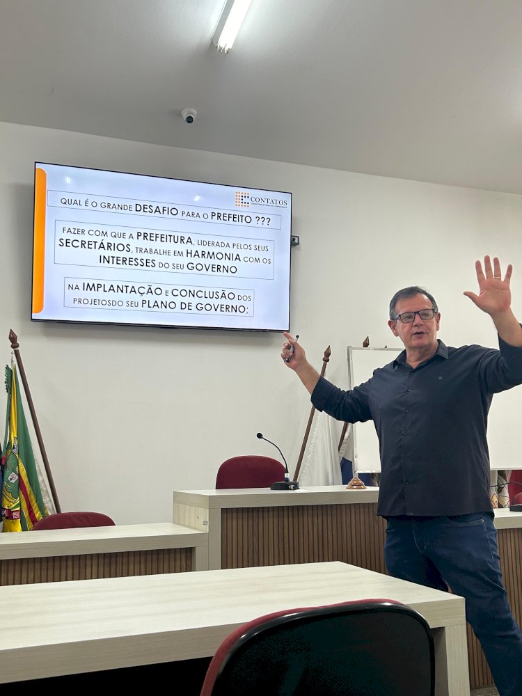 Workshop em Guaxupé aborda planejamento estratégico e desenvolvimento econômico para prefeitos e vereadores eleitos