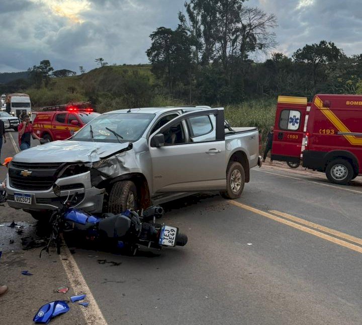 Motociclista fica gravemente ferido em colisão com caminhonete próximo ao acesso do Morro Agudo