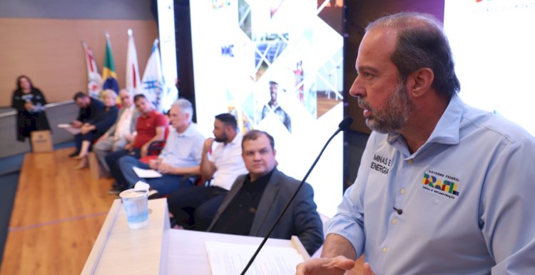 Ministro Alexandre Silveira anuncia R$ 29 mi para obras de saneamento em Guaranésia e São Pedro da União