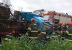 Motorista morre após tombar caminhão na barragem entre Ibitinga e Iacanga