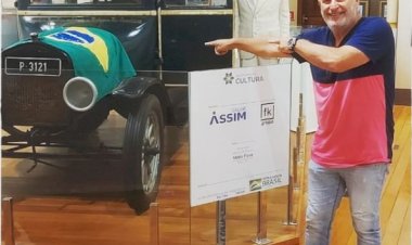 Itapuí recebe expedicionário que viaja o Brasil  com sua cachorrinha a bordo de uma Kombi