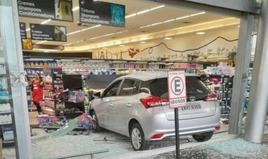 Motorista invade supermercado em Jaú