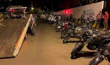 Operação recolhe 14 motocicletas irregulares em Bariri