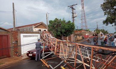 Temporal com vento forte provoca estragos em cidades da região