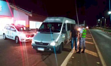 Polícia Rodoviária fiscaliza veículos escolares em Jaú