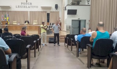 Servidores de Agudos rejeitam proposta de Octaviani em dissídio