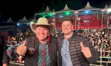 Fernando Foloni contrata show milionário para o rodeio e é massacrado por críticas: gestão contradiz o próprio discurso de “falta de recursos” que justificou cancelamento de feira, falta de itens de higiene nas escolas e outros cortes