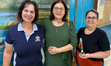 Escritora Alagoana participa de roda de conversa na Escola Ephigênia