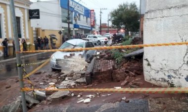 Promotor denuncia arquiteto por queda de muro que matou mãe e filha em Brotas