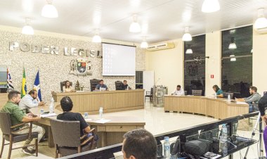 Primeira sessão ordinária do ano em Bariri tem pedido do prefeito aos vereadores, confusão em votação de requerimento, mudança no horário das sessões, aprovação de projetos e possível divisão entre dois grupos políticos
