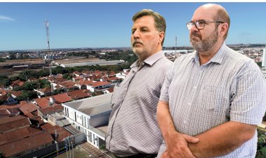 Pegoraro alega que denúncias anônimas contra seu governo são manobras de grupos políticos e denomina autores de “organização criminosa”; Prefeito de Bariri e chefe de gabinete são acusados de autopromoção e compras sem licitação