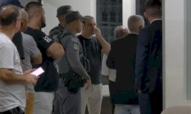 Vereador Auro Octaviani é retirado da Câmara de Agudos por forças policiais após causar tumulto em sessão