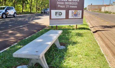 Ciclofaixa: Projeto inicia etapa de instalação de bancos no canteiro do Lago Municipal