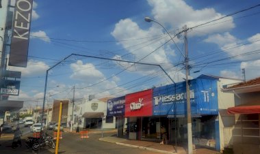 Bariri: Inauguração da decoração de Natal será em 08 de dezembro, junto à abertura do horário especial do comércio e com desfile da Banda Marcial