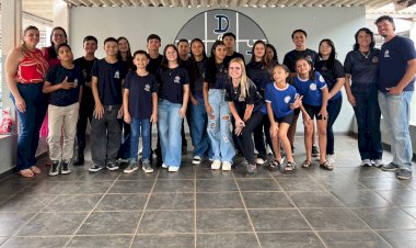 Alunos da Ephigênia participam de encontro gremista na Escola Edir Hellen, em Boraceia