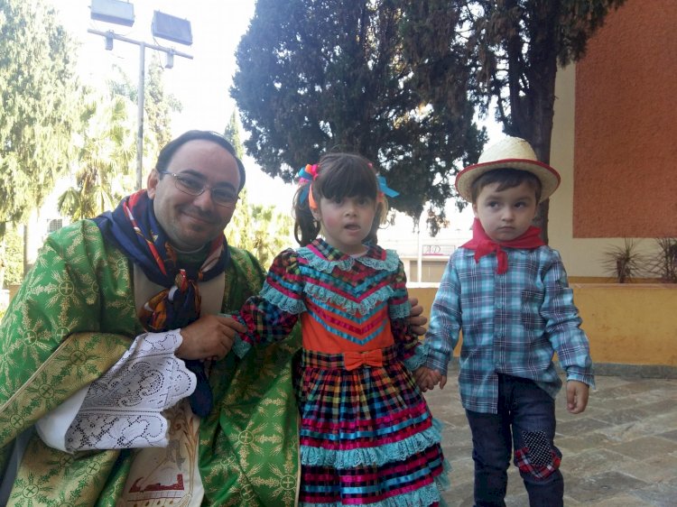 Igreja Matriz de Bariri realiza tradicional Missa Junina das crianças dedicada aos  profissionais do agronegócio neste domingo