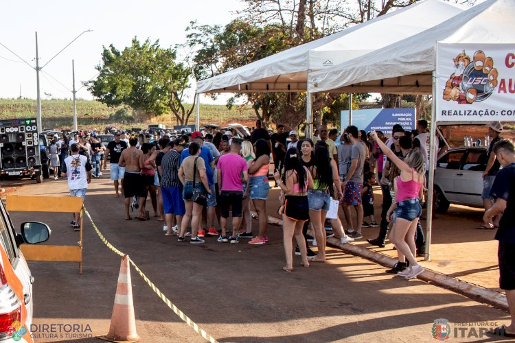 Campeonato de Som atrai grande público na Prainha  de Itapuí e arrecada alimentos para o Fundo Social