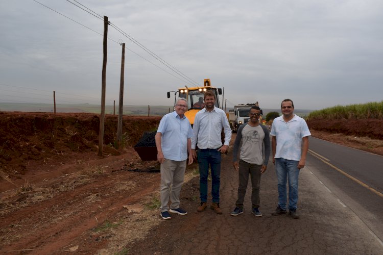 Recape asfáltico da vicinal Bariri-Itapuí tem início; obra de R$ 8,5 milhões foi intermediada pelo deputado Ricardo Madalena