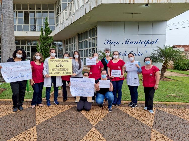 Enfermeiros protestam contra suspensão do novo piso salarial e sindicato não descarta greve na Santa Casa de Bariri e no Hospital Thereza Perlatti de Jaú