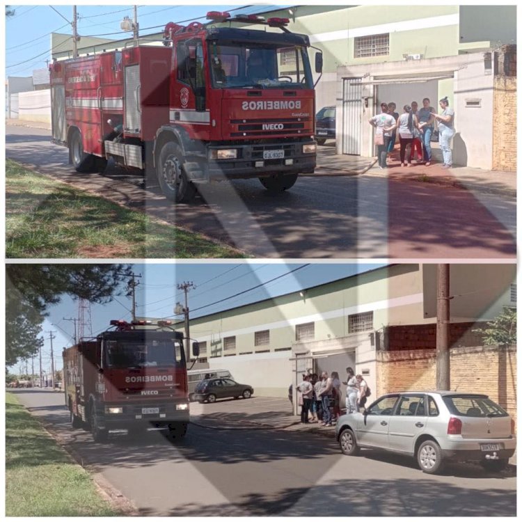 GALPÃO DE FÁBRICA DE CONFECÇÃO PEGA FOGO