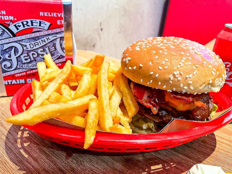 BBQ Burguer celebra aniversário de sete anos em Bariri