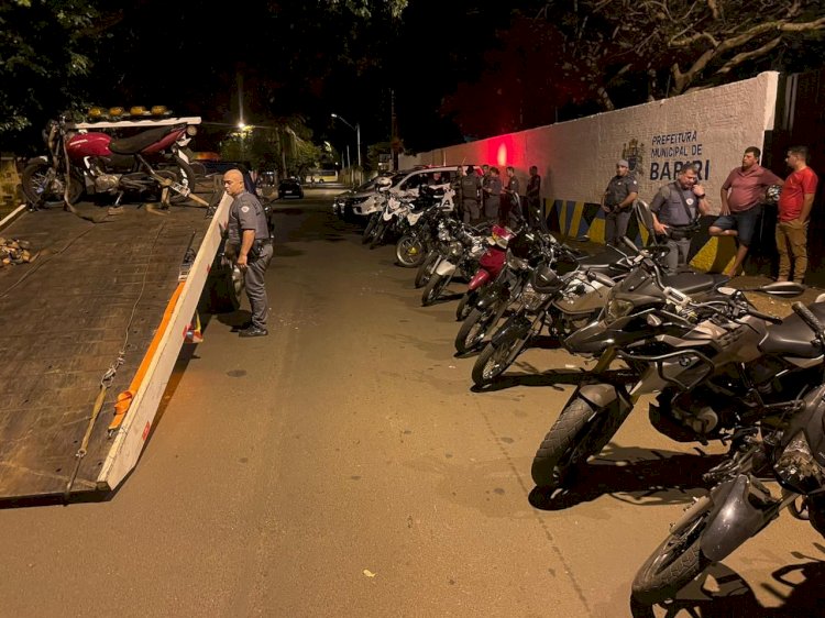 Operação recolhe 14 motocicletas irregulares em Bariri