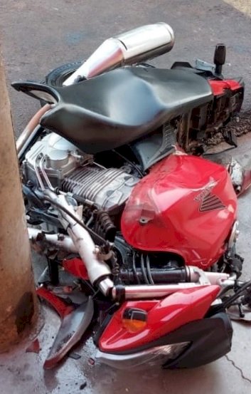 Motociclista morre ao colidir com poste em Jaú