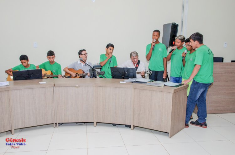 Nelsinho Batistão, idealizador do projeto “Troco Solidário”, recebe Medalha 16 de Junho na Câmara de Bariri