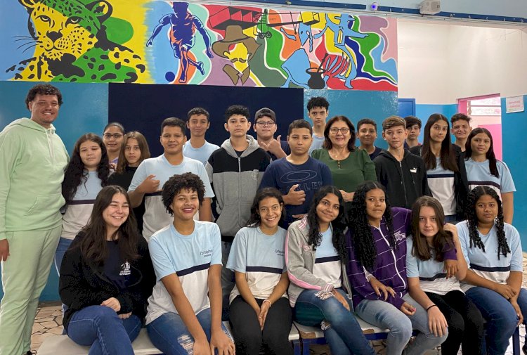 Escritora Alagoana participa de roda de conversa na Escola Ephigênia