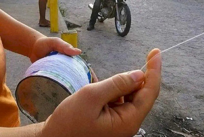 Motociclista de 19 anos tem pescoço cortado por linha de pipa no Santo André, em Bariri