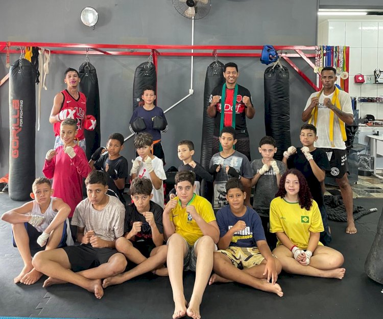 Projeto social na Vila São José ensina Kickboxing para crianças e adolescentes em Bariri