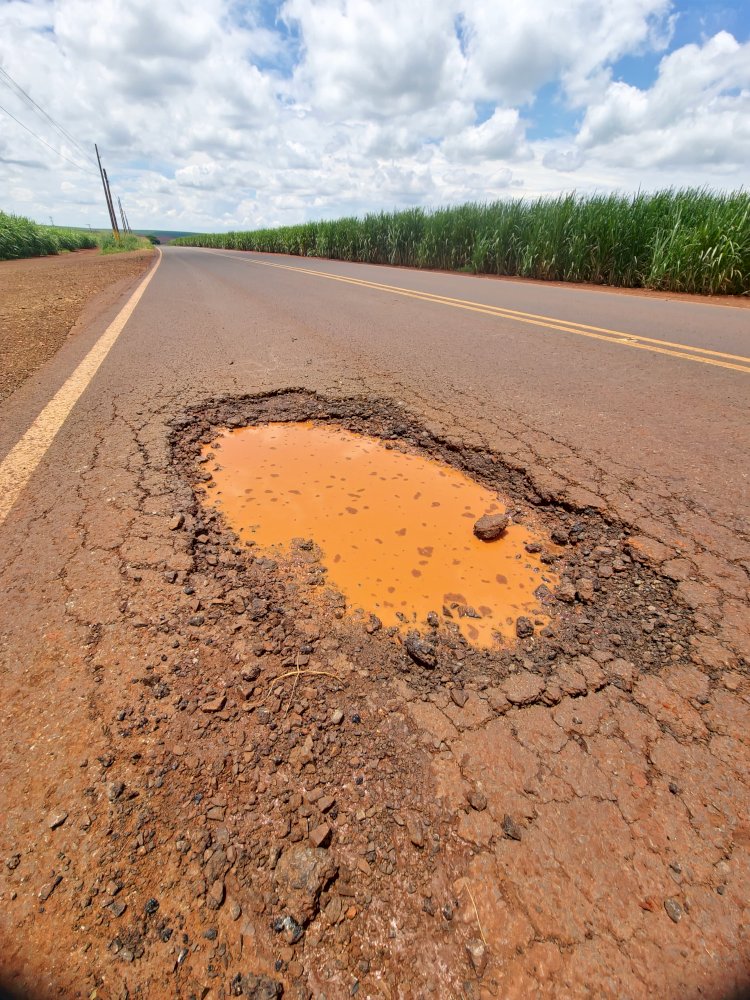 Motoristas reclamam de condições precárias de vicinal em Itapuí e cobram prefeitura