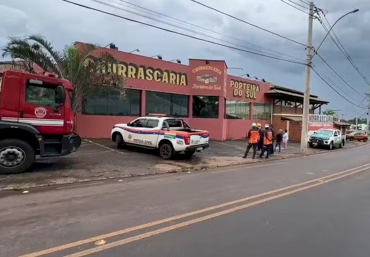 Placas de energia fotovoltaica podem ter colaborado com queda de teto de churrascaria em Jaú