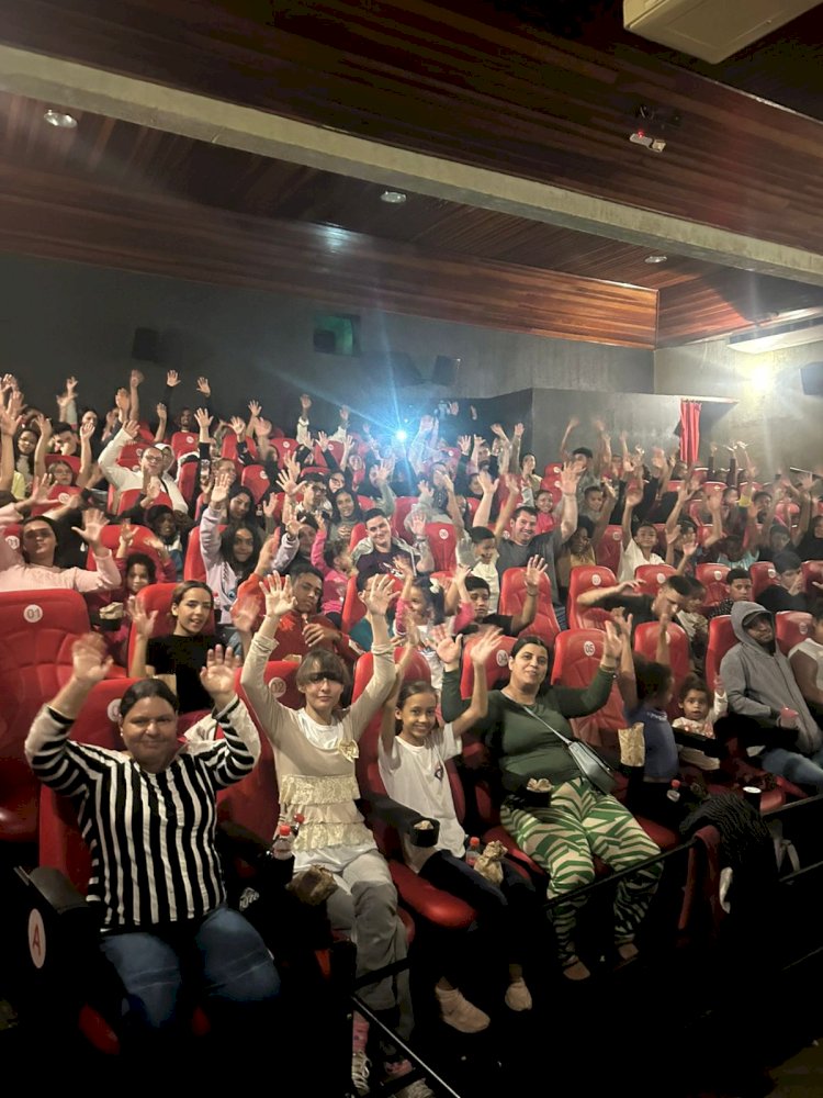 Projeto “Cinema para Todos” lota Cine Belluzzo de Bariri durante primeira exibição em parceria com o Setor de Cultura