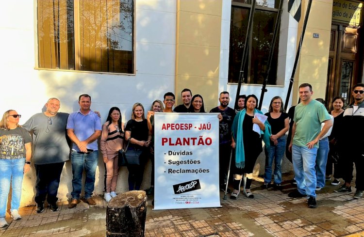 Professores e estudantes protestam contra transferência de diretor de escola estadual em Jaú