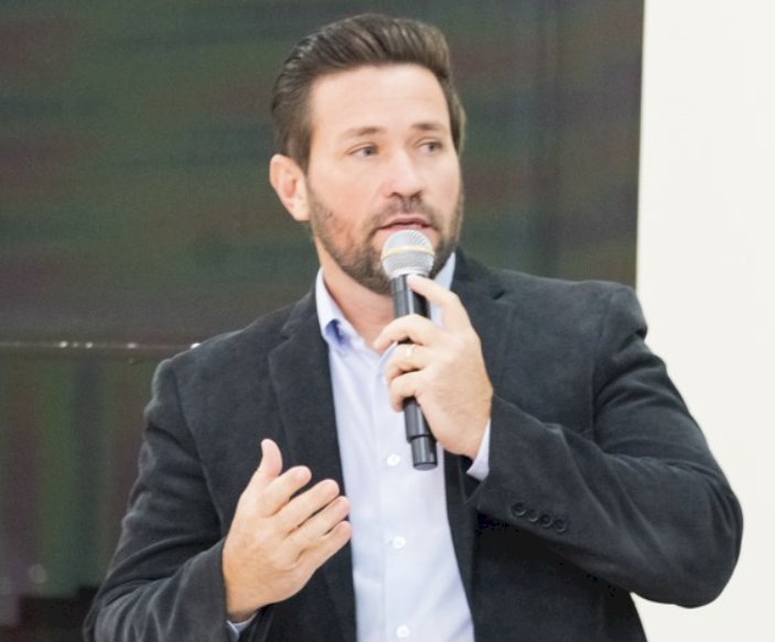 Leandro Gonzalez abre debate sobre transformar parte da área do aeroporto de Bariri em um novo polo industrial