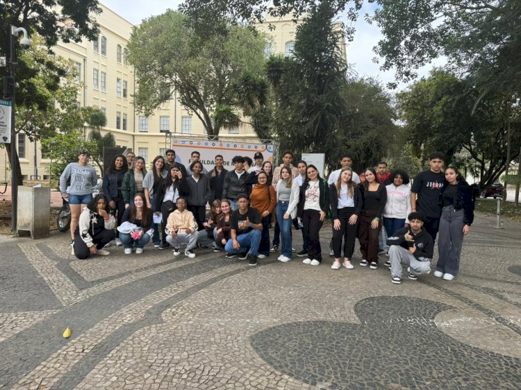 Estudantes da Escola Idalina participam de visita à USP em ação do Provão